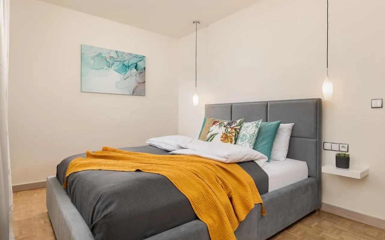 Rent Like Home - Prosta 2/14 Warsaw Apartment
